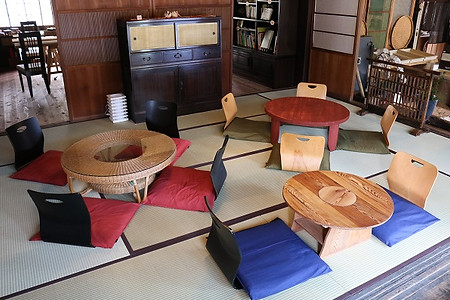 そばのカフェおくど和室スペース